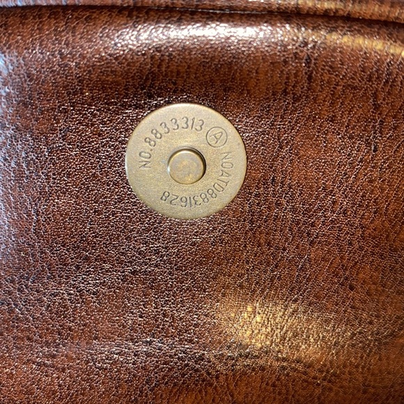 Vintage Nine West Genuine leather mini shoulder bag. Some separation on top fold - Picture 6 of 9